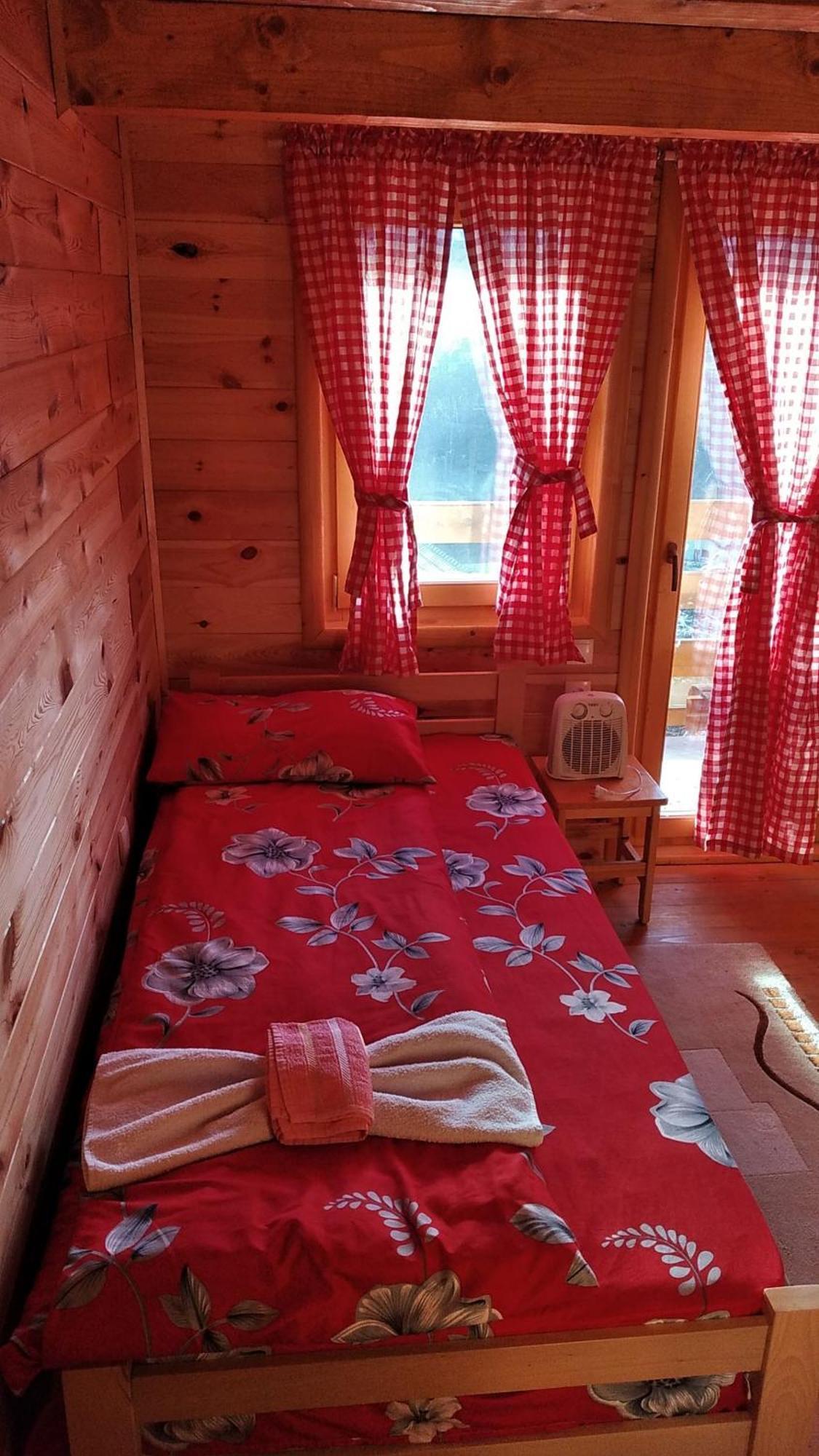 Eco Village Jasavic 普拉夫 外观 照片